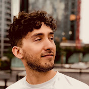 Profile Picture of David Kahn (@DavidKahnSings) on Youtube