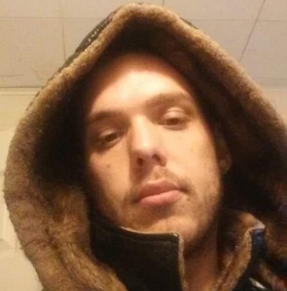 Profile Picture of Christopher Beesler (@c_beesler) on Poshmark