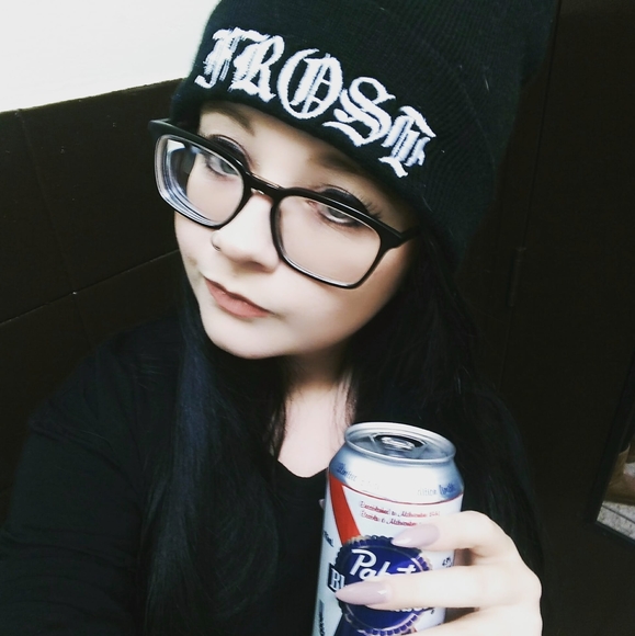 Profile Picture of Kayla Defields (@kdefields) on Poshmark