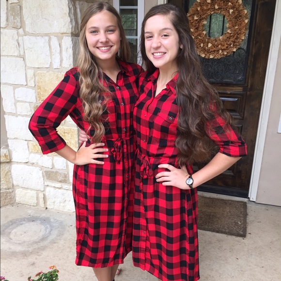 Profile Picture of Samantha Kuder (@samantharileyk) on Poshmark