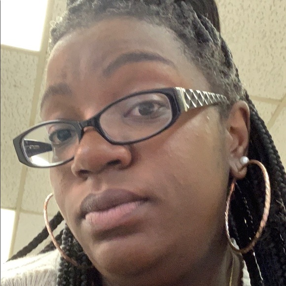 Profile Picture of Alexis Oliphant-haye (@alexishaye1988) on Poshmark