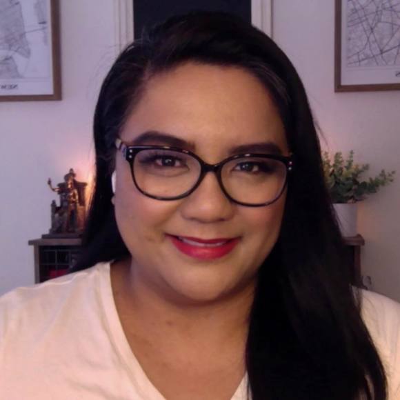 Profile Picture of Michelle Littlefield (@sophistichic) on Poshmark