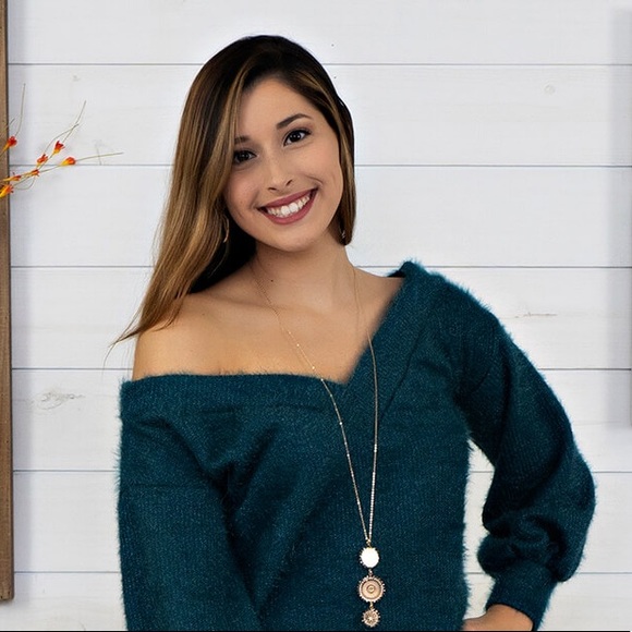 Profile Picture of Jaclyn Blohm (@jaclynblohm) on Poshmark
