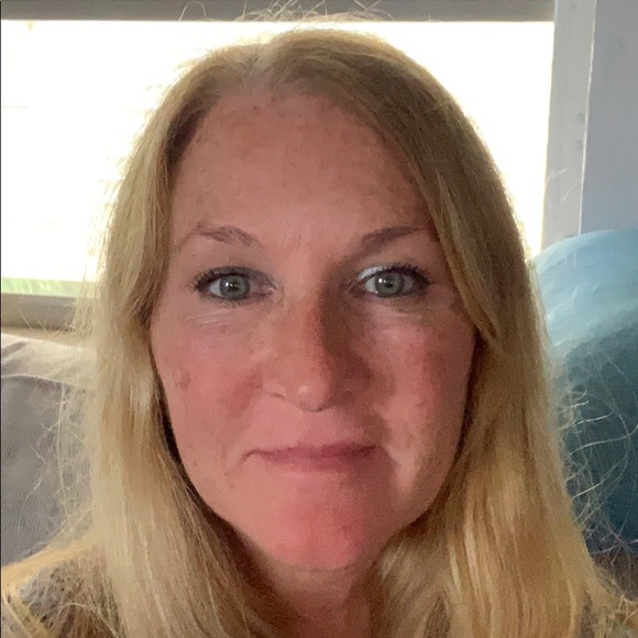 Profile Picture of Brenda Prestia (@bgulbrandson77) on Poshmark