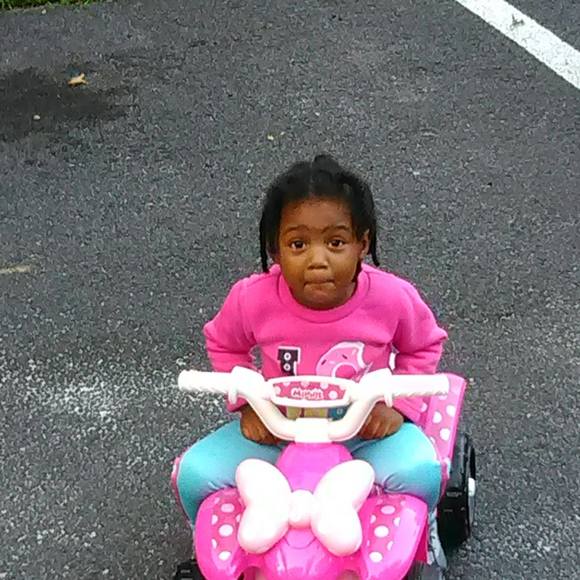 Profile Picture of Daniel Collier (@danielcollier) on Poshmark