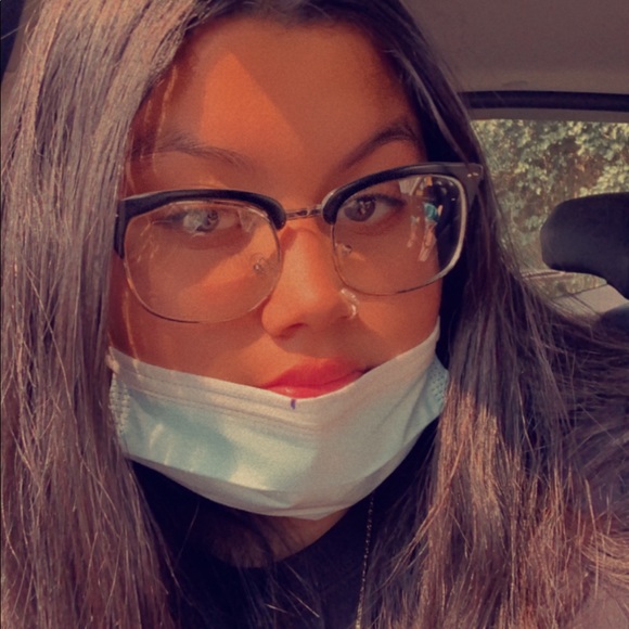 Profile Picture of Giselle Colon (@colonbackup101) on Poshmark