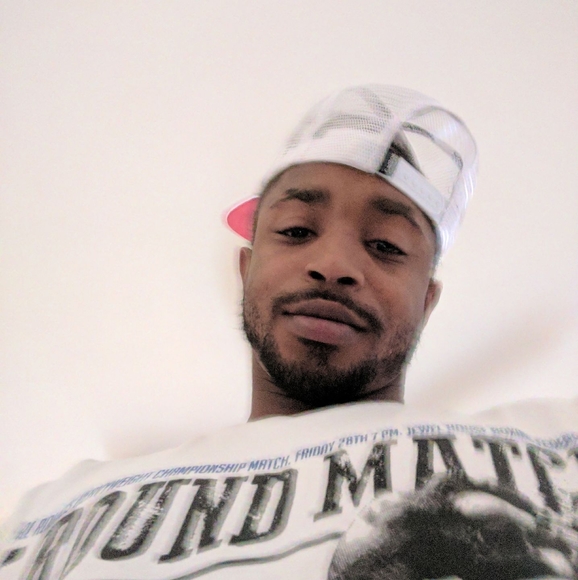 Profile Picture of Dinka Johnson (@dinkajohnson) on Poshmark