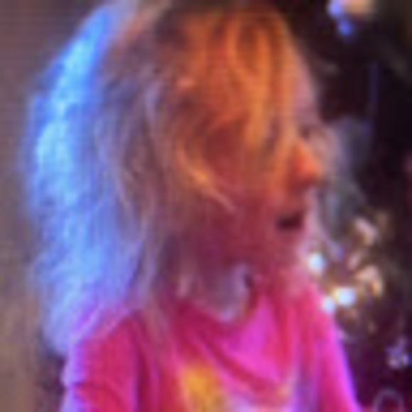 Profile Picture of Maddie Archbold (@maddiearchbo423) on Poshmark