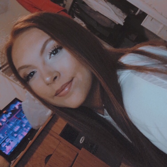 Profile Picture of Sara Werthmanm (@sarawerthmann) on Poshmark