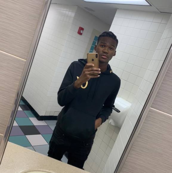 Profile Picture of Sonly Osias (@son1998) on Poshmark