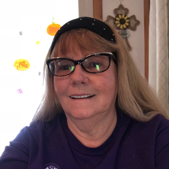 Profile Picture of Peggy Wolfe (@pwolfee) on Poshmark