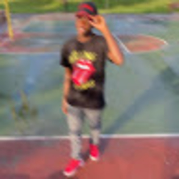 Profile Picture of Johnson Adefemi (@johnson_adefemi) on Poshmark