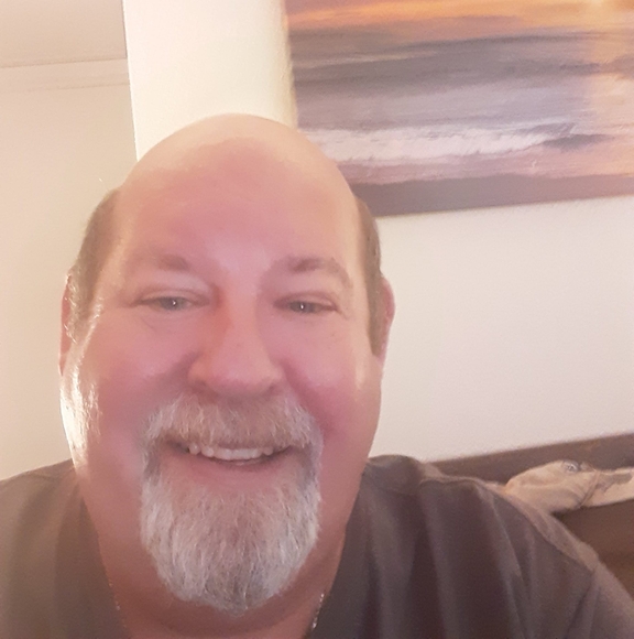 Profile Picture of Andy Edwards (@edwardsandy1) on Poshmark