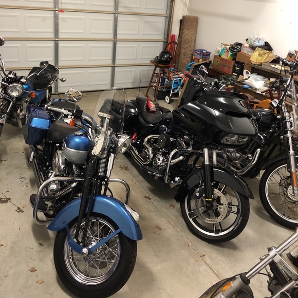 Profile Picture of Matt Strange (@matt_strange) on Poshmark