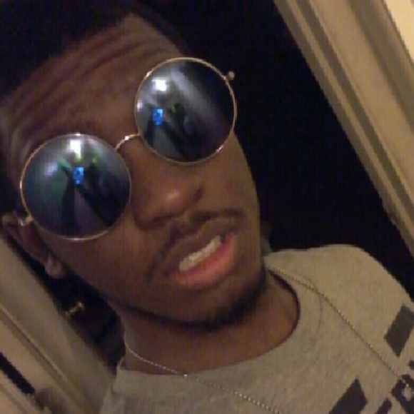 Profile Picture of Matthew Goggins (@youngenvy95) on Poshmark