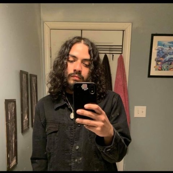 Profile Picture of Cristian Batrez (@cris_batrez14) on Poshmark