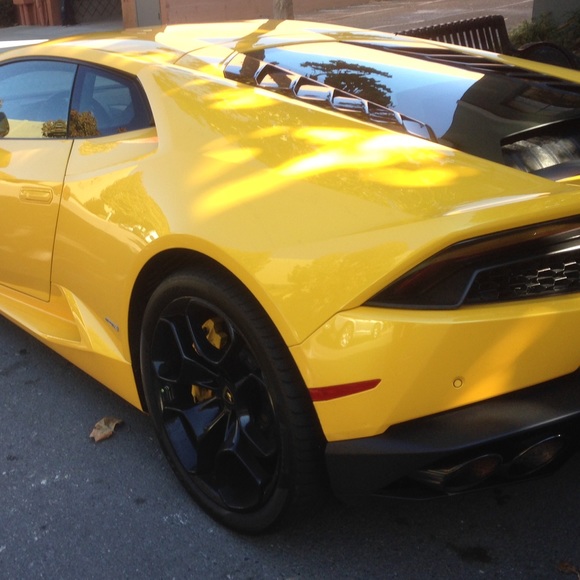 Profile Picture of Christian Abeel (@chrisaant) on Poshmark