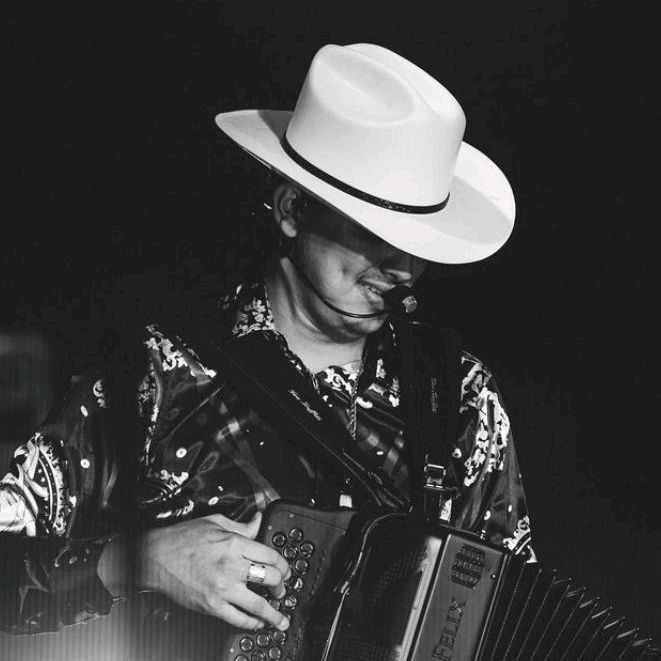 Profile Picture of Tolin (@tolingd) on Tiktok