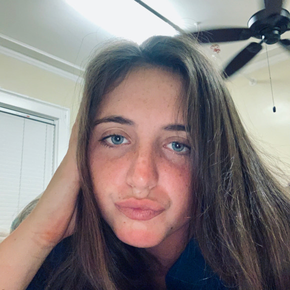 Profile Picture of Paige Maseda (@paigemaseda) on Poshmark