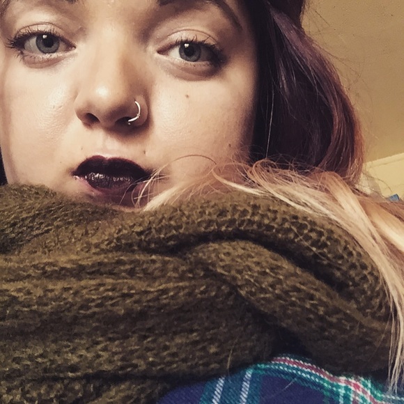 Profile Picture of Kelly Kirchstein (@kelly0724) on Poshmark