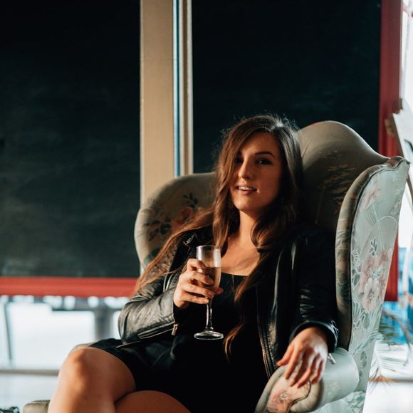 Profile Picture of Lauren Andrews (@laurenandrew296) on Poshmark