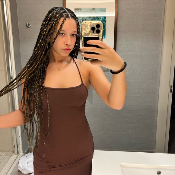 Profile Picture of Robyn Bruechert (@robyn_b27) on Poshmark