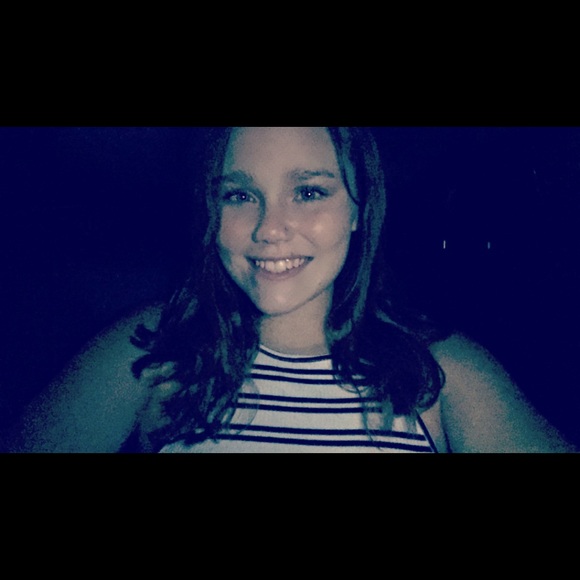 Tori Hanna - Poshmark Profile Picture of Tori Hanna (@tnhanna) on Poshmark