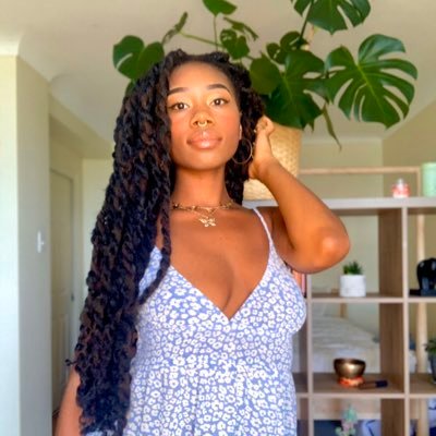 Profile Picture of Ash🌻 (@herb_beauty) on Twitter
