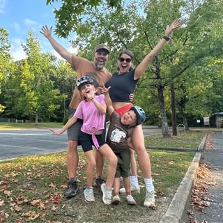 Profile Picture of Holly Robertson Thomason (@hahaholly) on Instagram