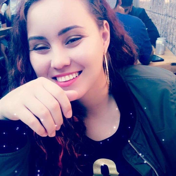 Profile Picture of Alexis Spence (@aspence794) on Poshmark