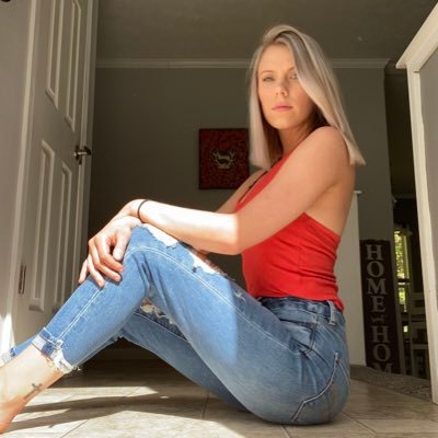 Profile Picture of Emily S. Bateman (@EmilyBateman17) on Twitter