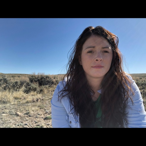 Erin Balbach - Poshmark Profile Picture of Erin Balbach (@erinbalbach) on Poshmark