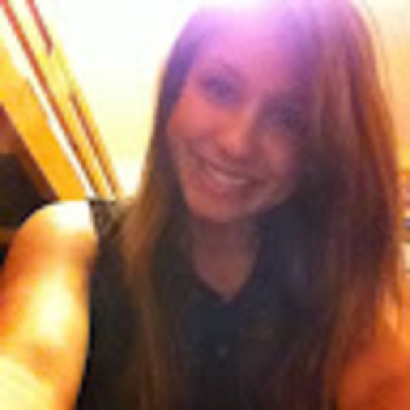 Profile Picture of Alexandria Grimes (@alexandriagrime) on Poshmark