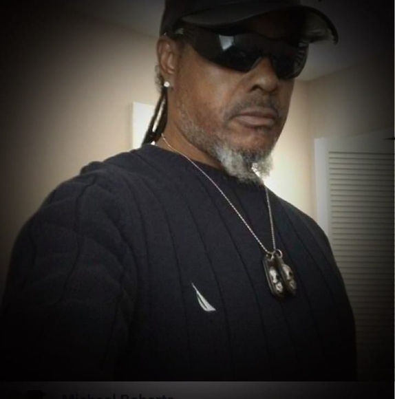 Profile Picture of Michael Roberts (@michaelrober641) on Poshmark