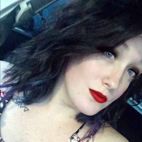 Profile Picture of Hannah Gralla (@hannah814_) on Poshmark