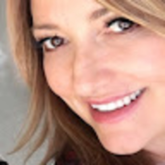 Profile Picture of Thereze Berquist (@therezeberquist) on Poshmark