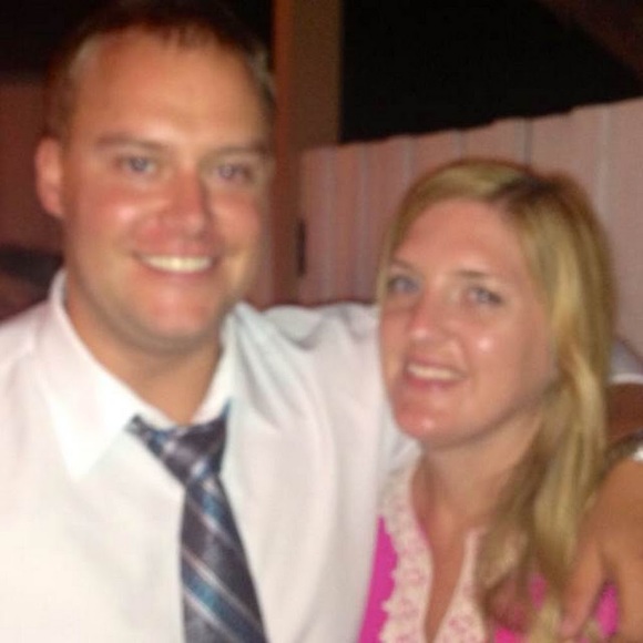 Profile Picture of Whitney Grannan (@whitneygrannan) on Poshmark