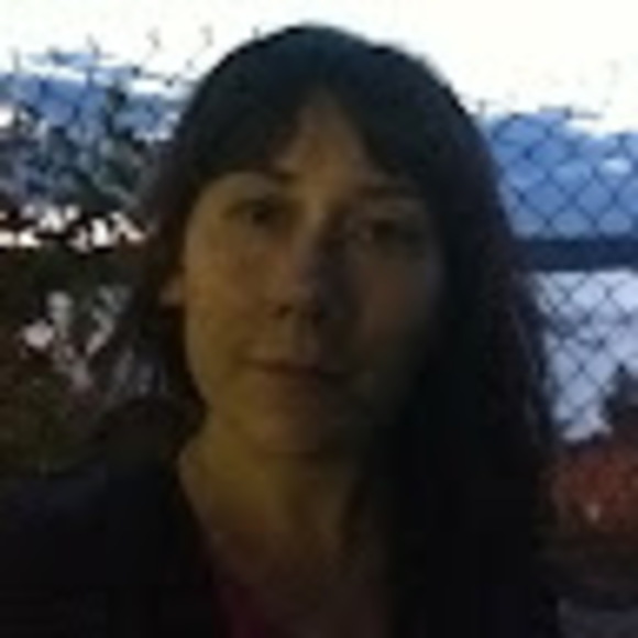 Profile Picture of Zoë Bisbing (@zbisbing) on Poshmark