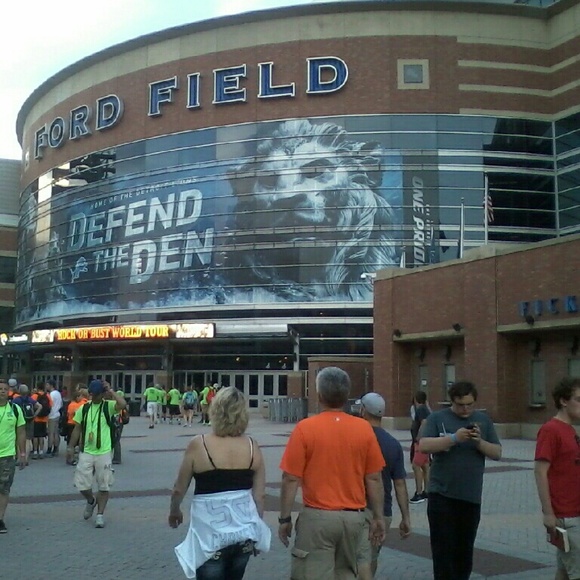 Tammy Lapeer - Poshmark Profile Picture of Tammy Lapeer (@attlapeer12) on Poshmark