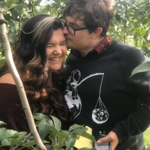 Profile Picture of Caitlin Wohlgamuth (@caty13rose) on Poshmark