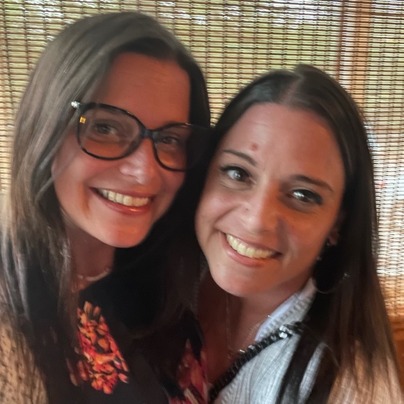 Profile Picture of Melanie Macmullin (@melaniemacmulli) on Poshmark