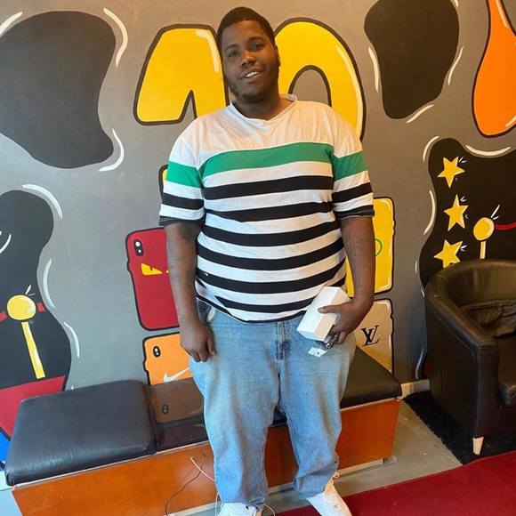 Profile Picture of Tommie Robinson (@scooteratlman) on Poshmark