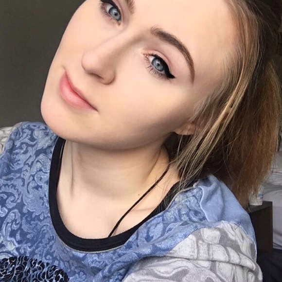 Profile Picture of Jessica Clancy (@mapleaf8) on Poshmark