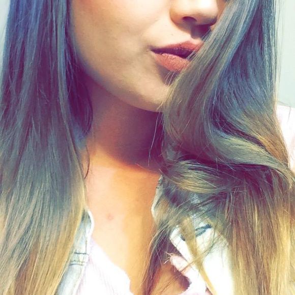 Profile Picture of Victoria Cambray (@vcambray) on Poshmark