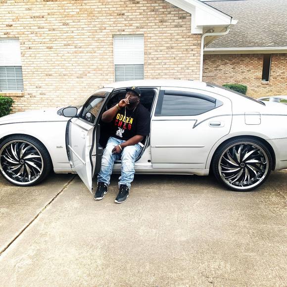 Profile Picture of Darius Thornton (@dariusthornt494) on Poshmark