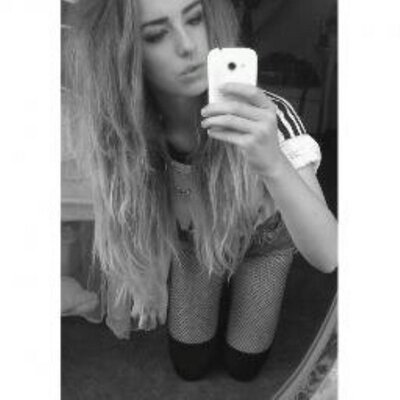 Profile Picture of Yan Kemp (@LynetteSnow12) on Twitter