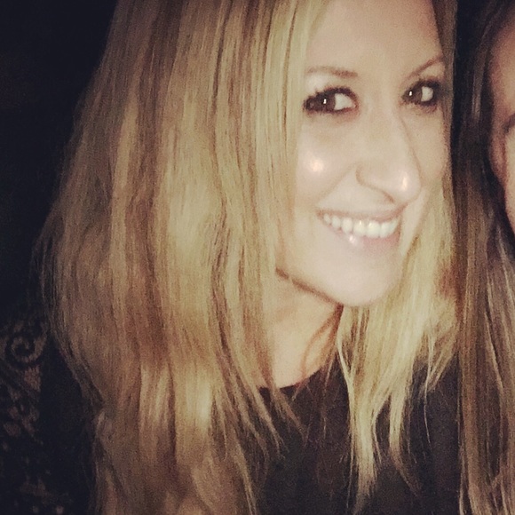 Profile Picture of Amanda Mcrae (@amandarae35) on Poshmark