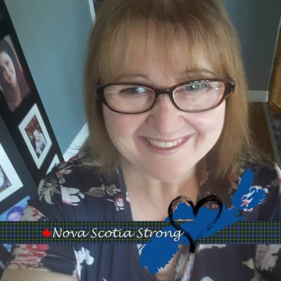 Profile Picture of Helen Swift (@swifty_lady) on Poshmark