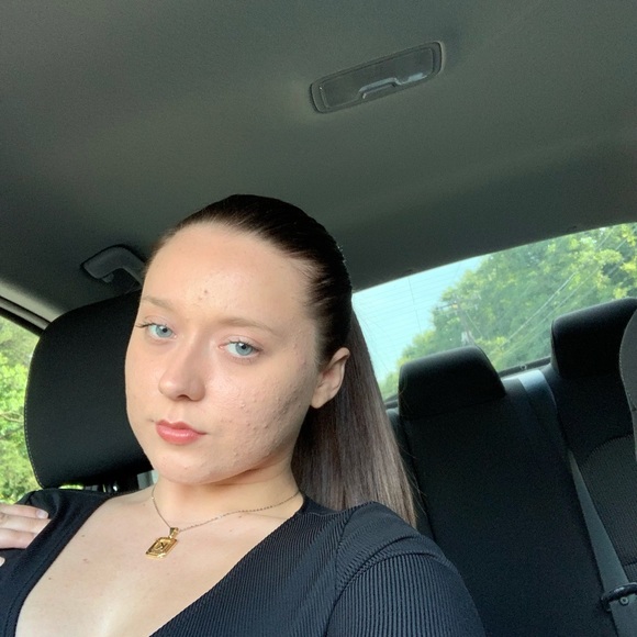 Profile Picture of Kameron Cogsdill (@kameroncogsdill) on Poshmark