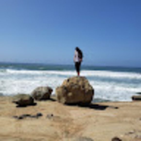 Profile Picture of Tamara Birdsbill (@tjbirdsbill) on Poshmark